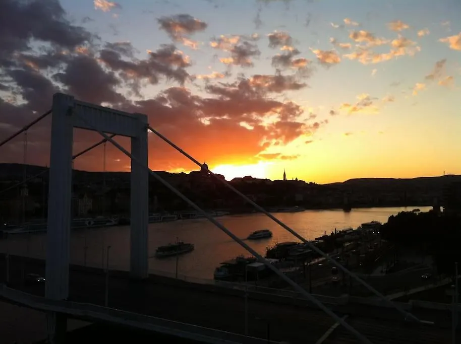 Ultimate Panorama Central Luxury! Budapešť 0*,  Maďarsko